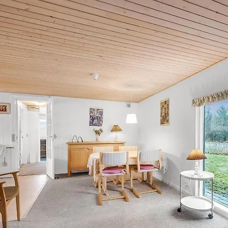 2 Bedroom Beautiful In 別荘