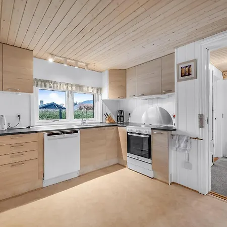 2 Bedroom Beautiful In 別荘 Tarm