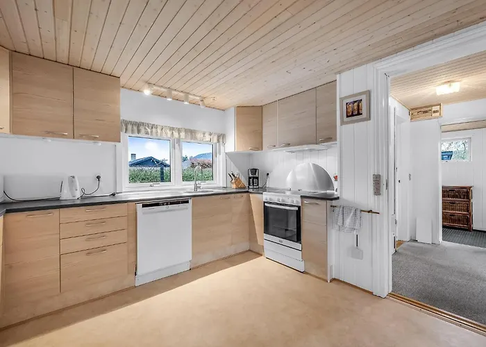 2 Bedroom Beautiful In בית נופש Tarm