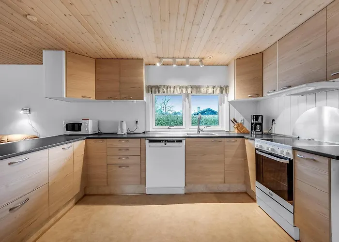 2 Bedroom Beautiful In Tarm