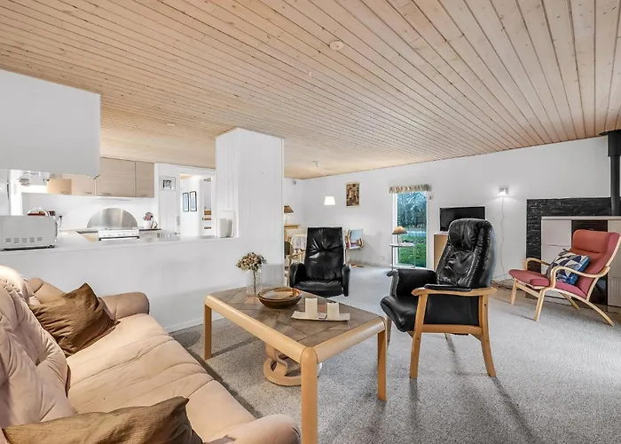 2 Bedroom Beautiful In *