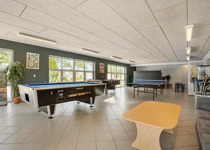 בית נופש 2 Bedroom Beautiful In Tarm